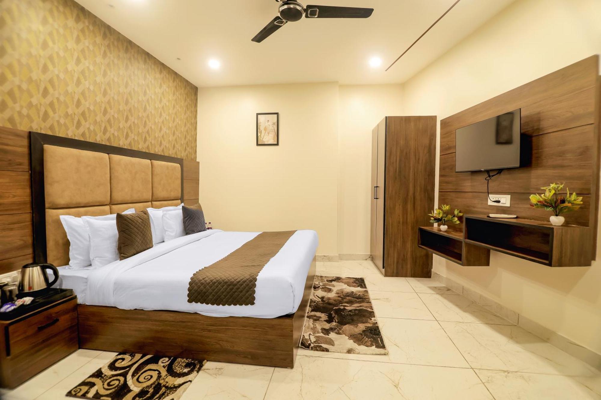 Hotel Hari Dhara, 100 Meters From Har-Ki-Pauri Haridwar Exterior photo