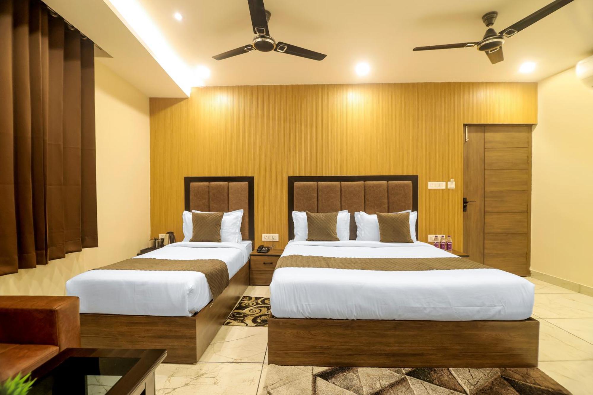 Hotel Hari Dhara, 100 Meters From Har-Ki-Pauri Haridwar Exterior photo