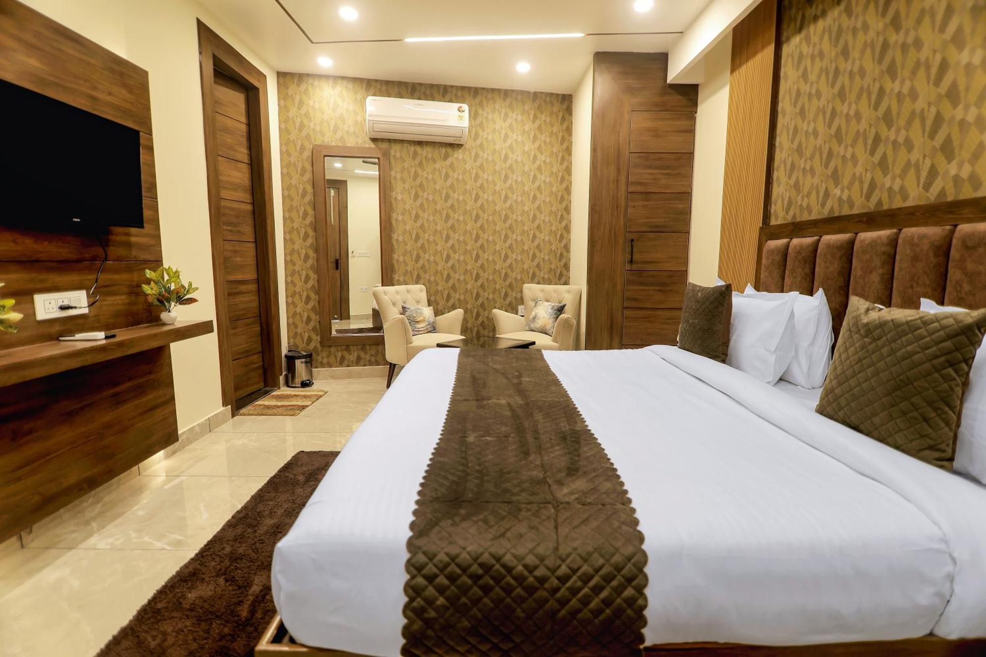 Hotel Hari Dhara, 100 Meters From Har-Ki-Pauri Haridwar Exterior photo