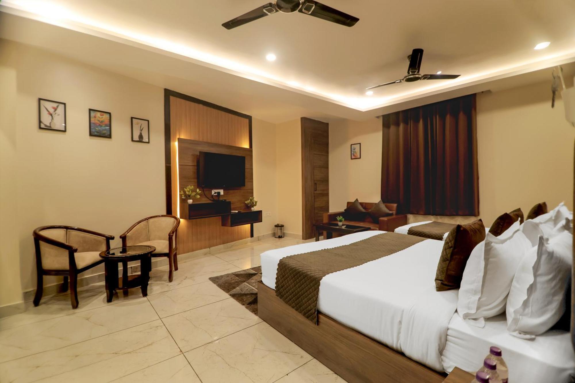 Hotel Hari Dhara, 100 Meters From Har-Ki-Pauri Haridwar Exterior photo